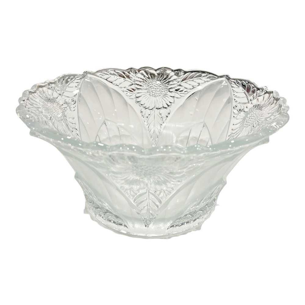 Vintage Clear Pressed Glass Sunflower Leaf Serving Bowl 8.75” Floral Decor - Picture 3 of 8